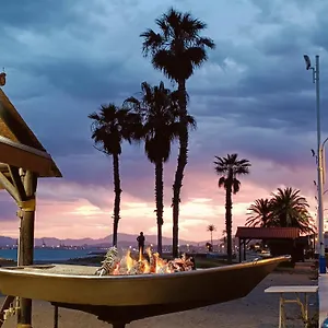 https://playa-45-first-line-beach-house.es-andalucia.com